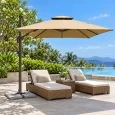 Minh họa ô lệch tâm vuông màu be không diềm, trụ bên và đế đối trọng cạnh hai ghế nghỉ